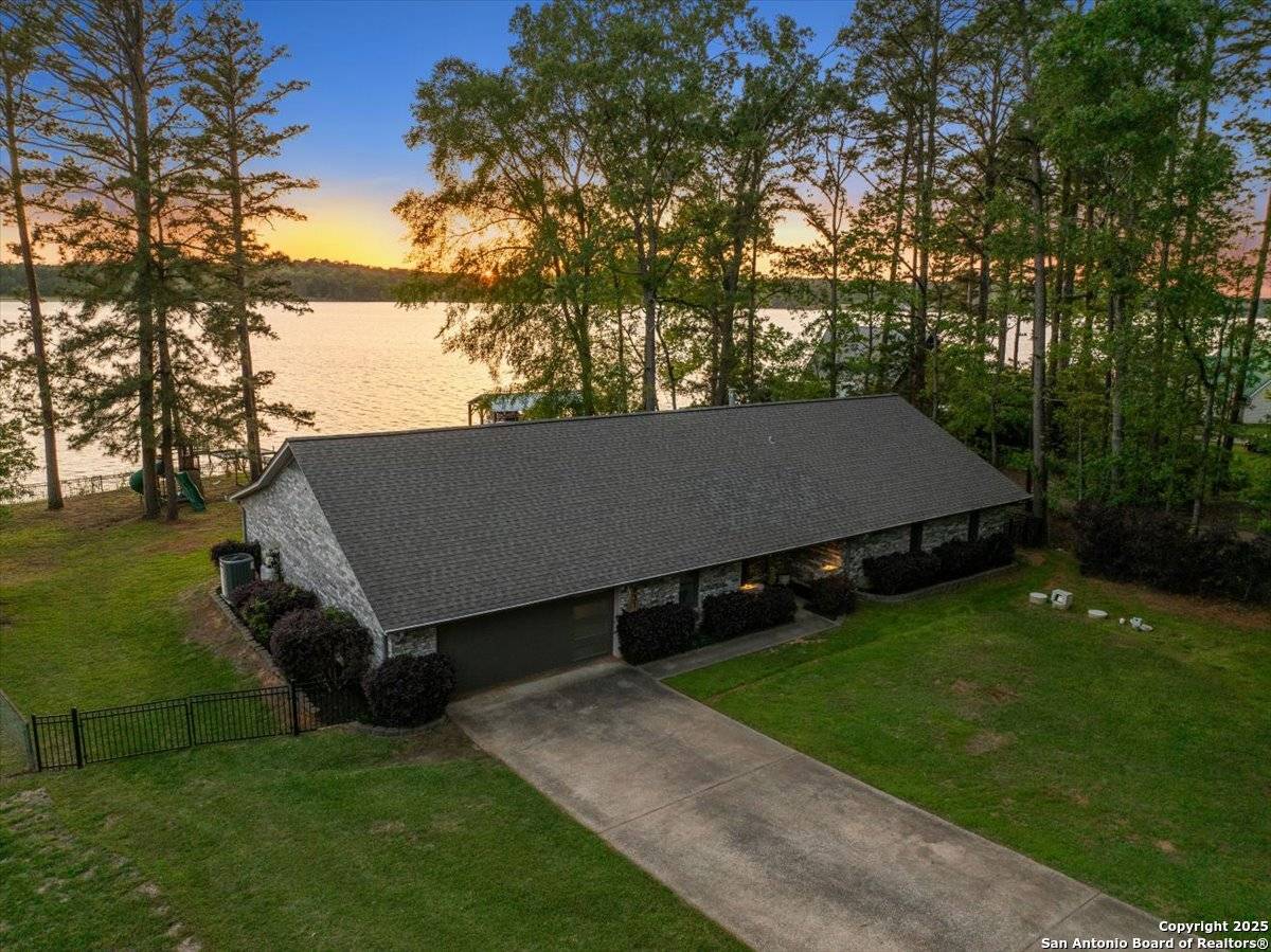 Nacogdoches, TX 75964,931 County Road 753