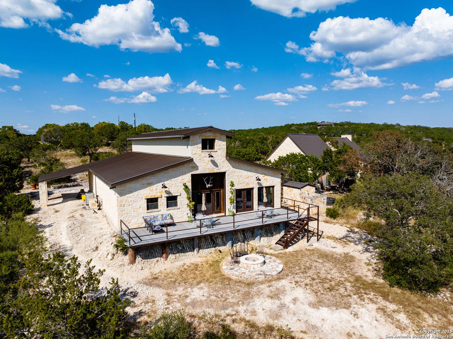 Hunt, TX 78024,320 Overland Trail W