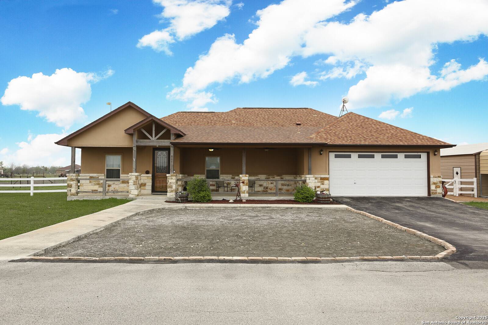 Hondo, TX 78861,861 County Road 464