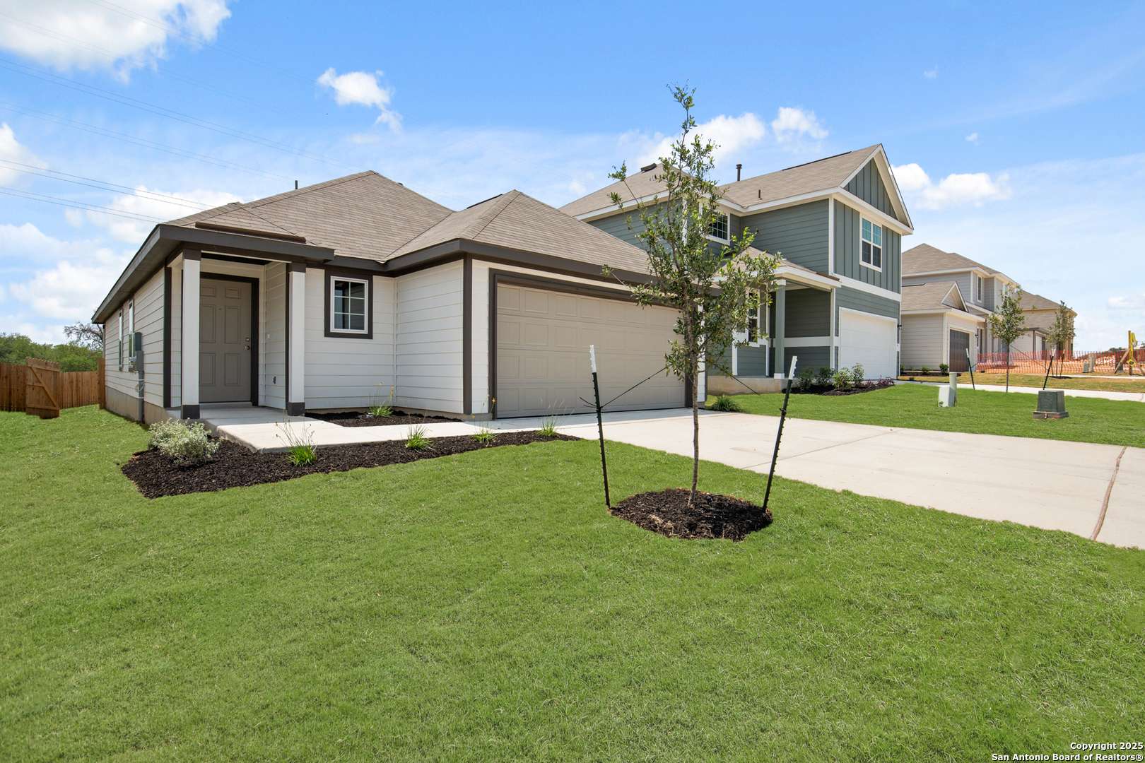 Elmendorf, TX 78112,8830 Black Oak Drive