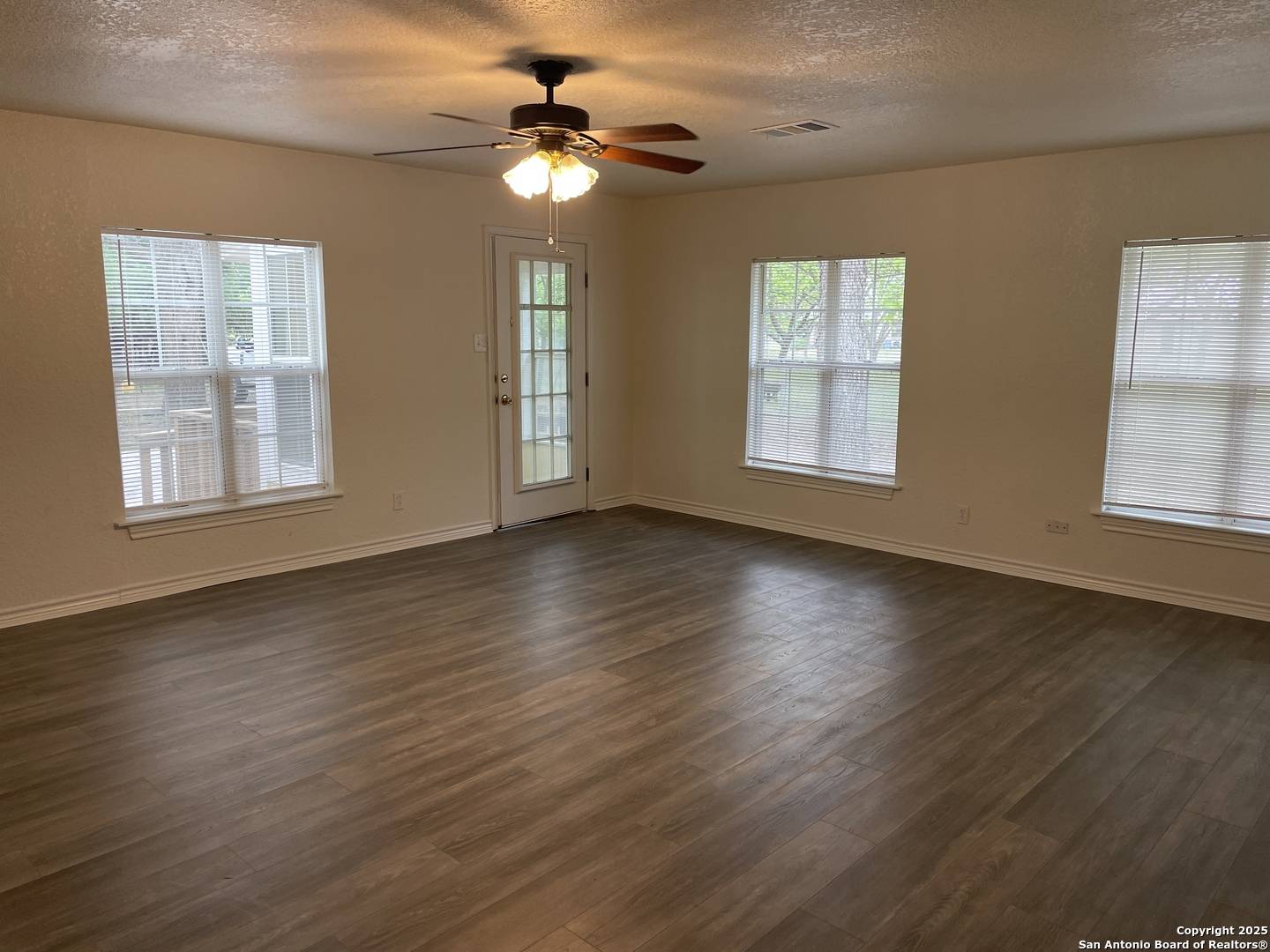 Hondo, TX 78861,605 Avenue M