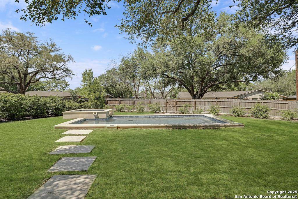San Antonio, TX 78209,1815 Edgehill Dr