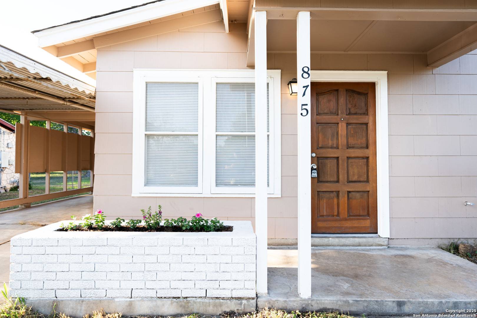 San Antonio, TX 78223,875 Utopia