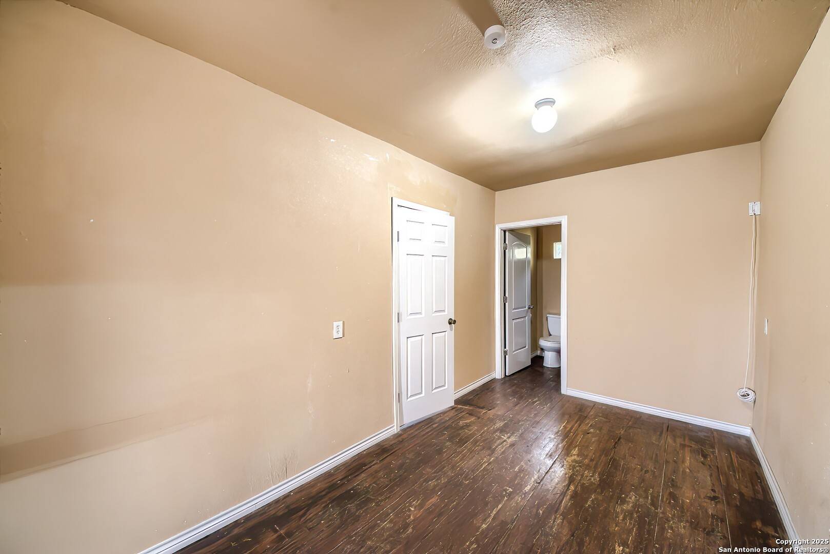 Somerset, TX 78069,19015 K