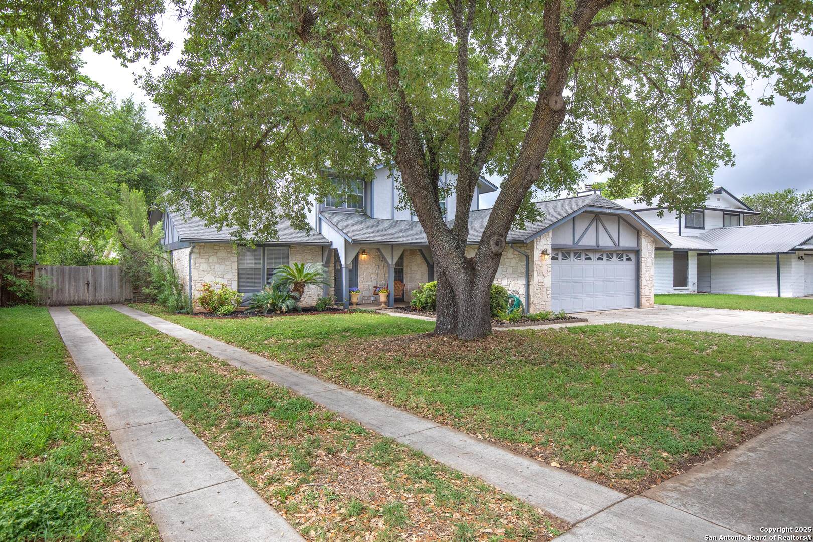 San Antonio, TX 78240,8530 tanbark
