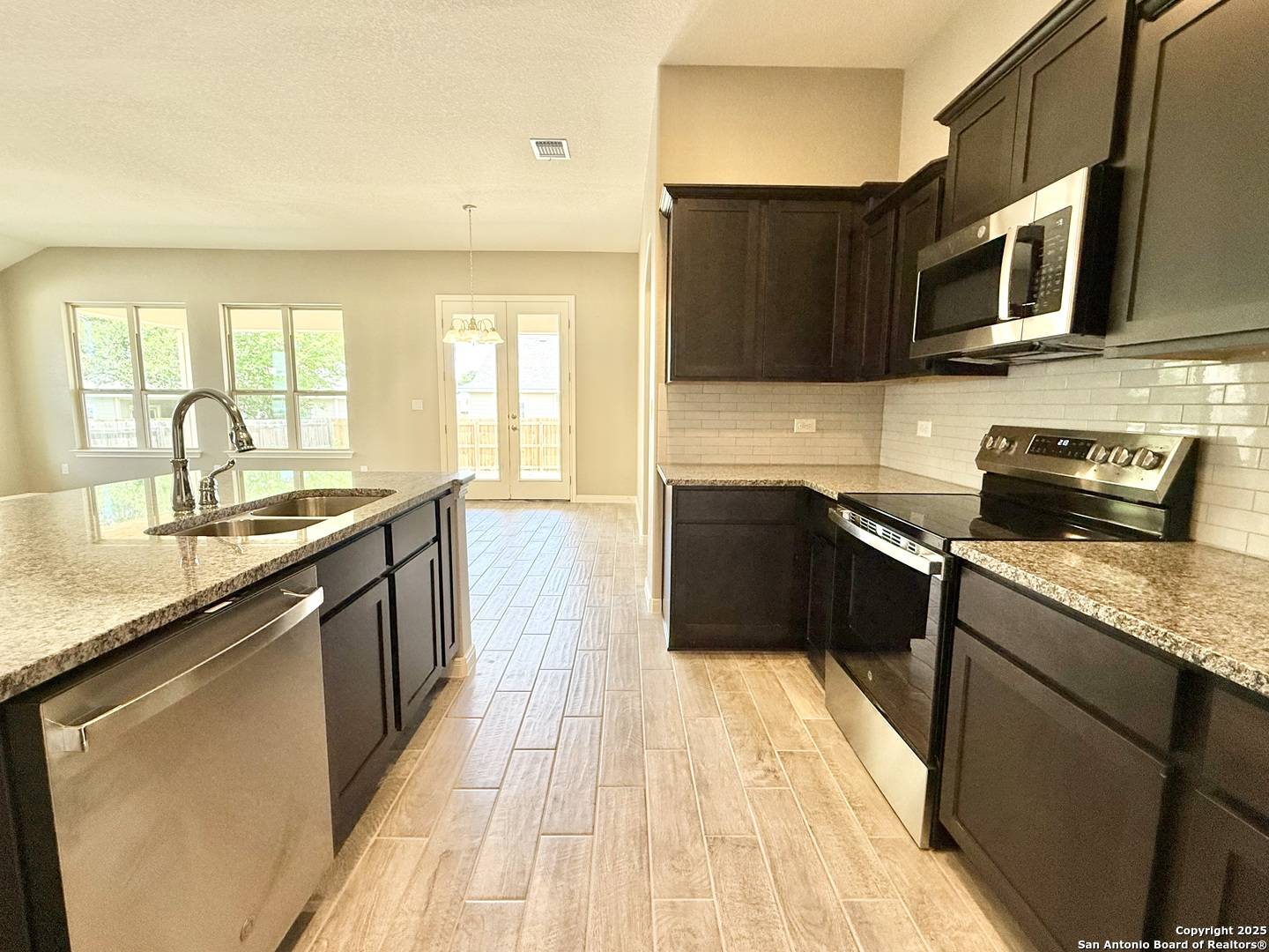 Pleasanton, TX 78064,200 Valley Forge