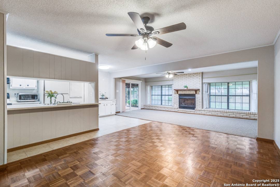 Live Oak, TX 78233,7629 Antique Oak