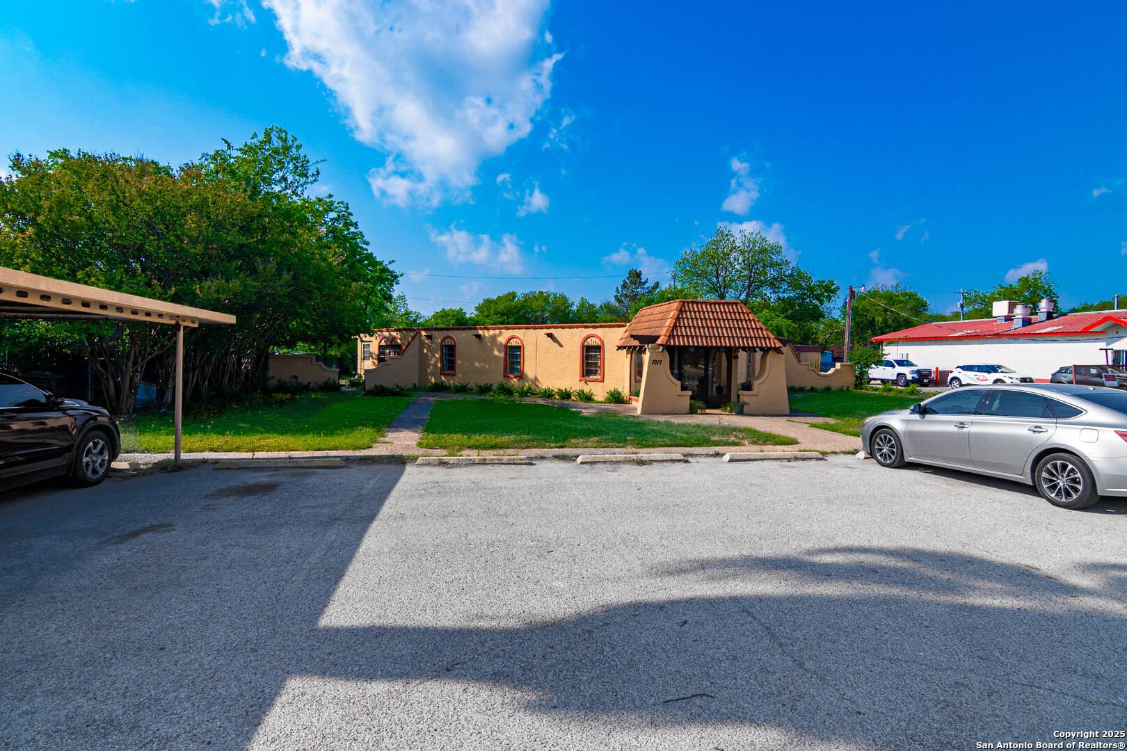 Seguin, TX 78155,1017 Kingsbury
