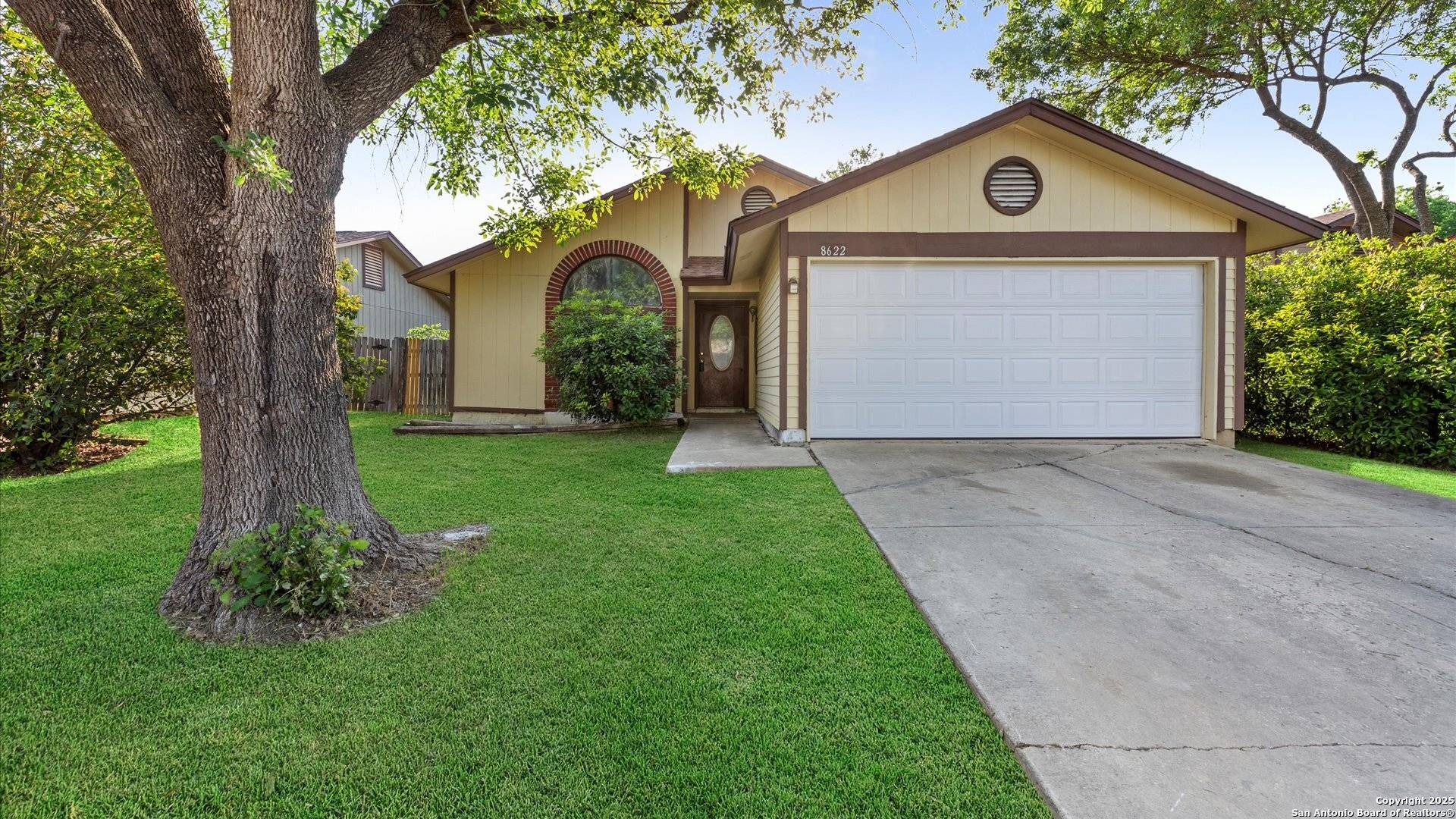 San Antonio, TX 78239,8622 Ridge Flower