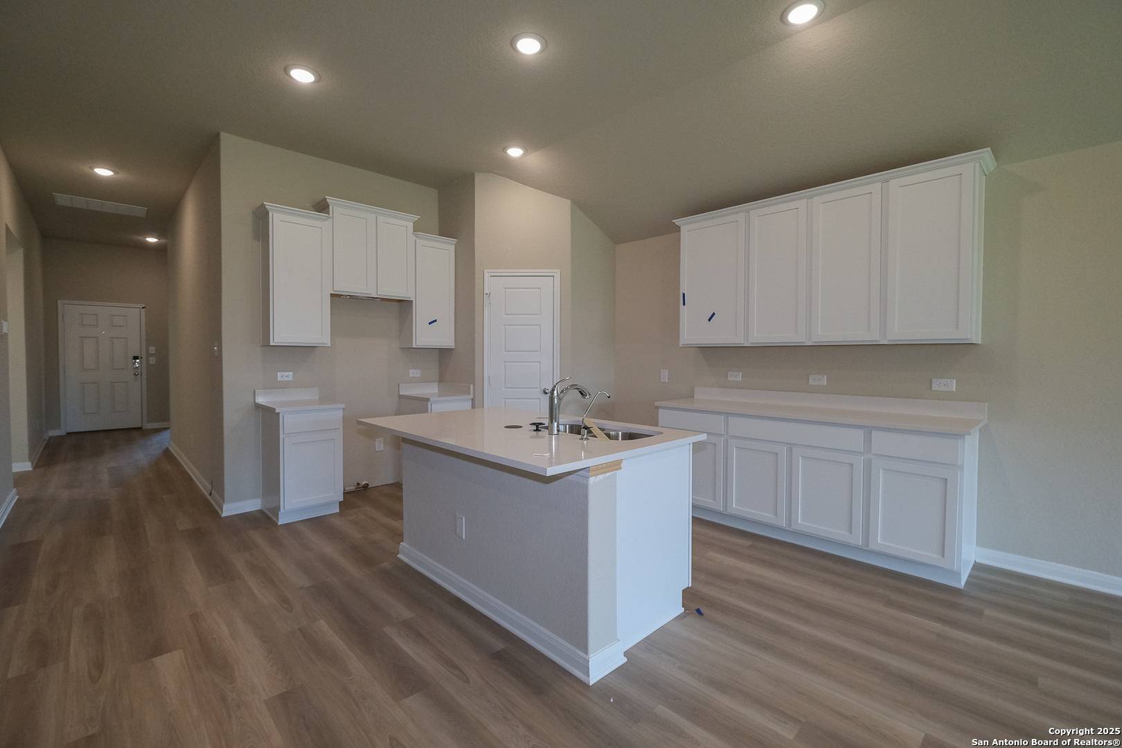 San Antonio, TX 78222,5911 Caliche Falls