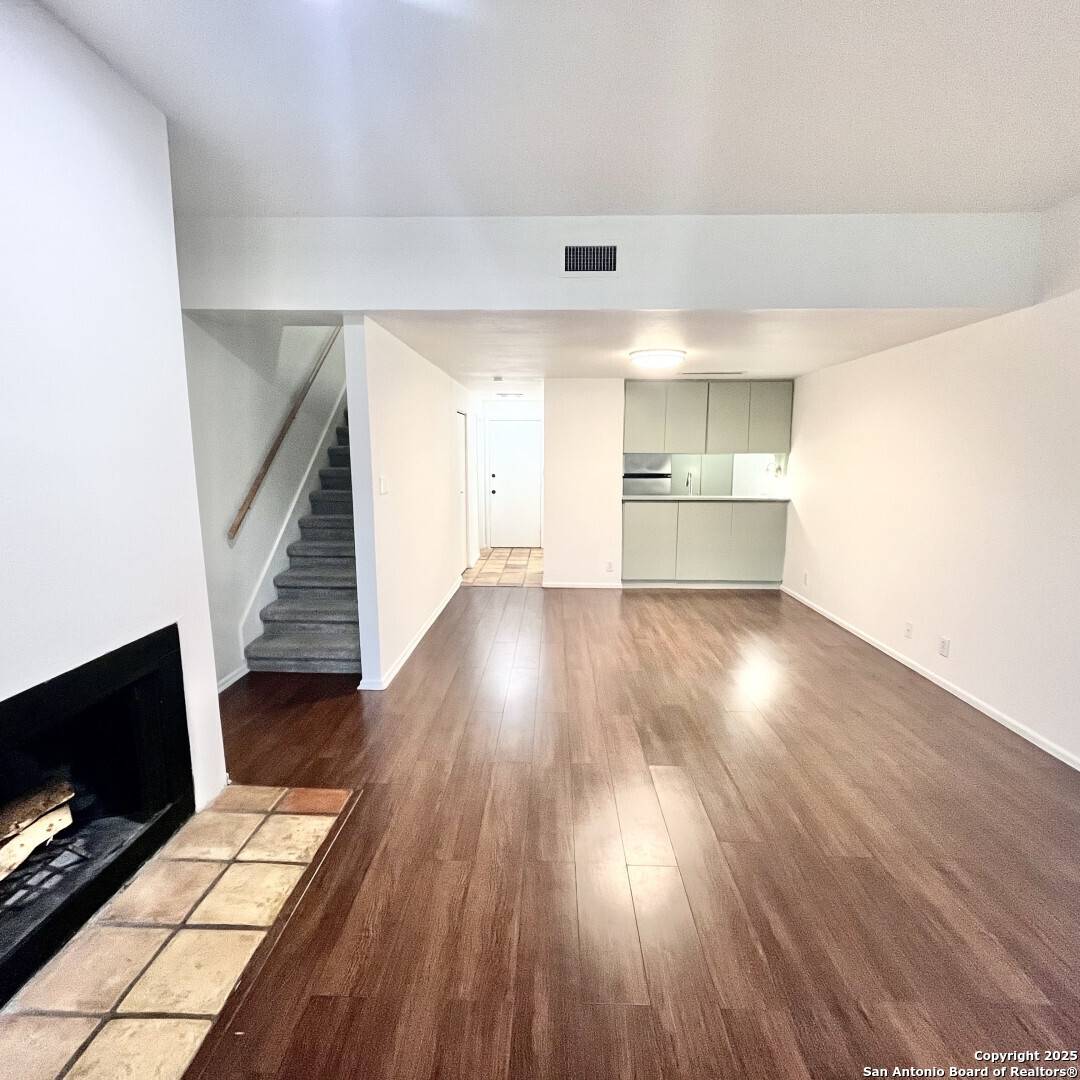 San Antonio, TX 78240,8642 Fredericksburg UNIT 204