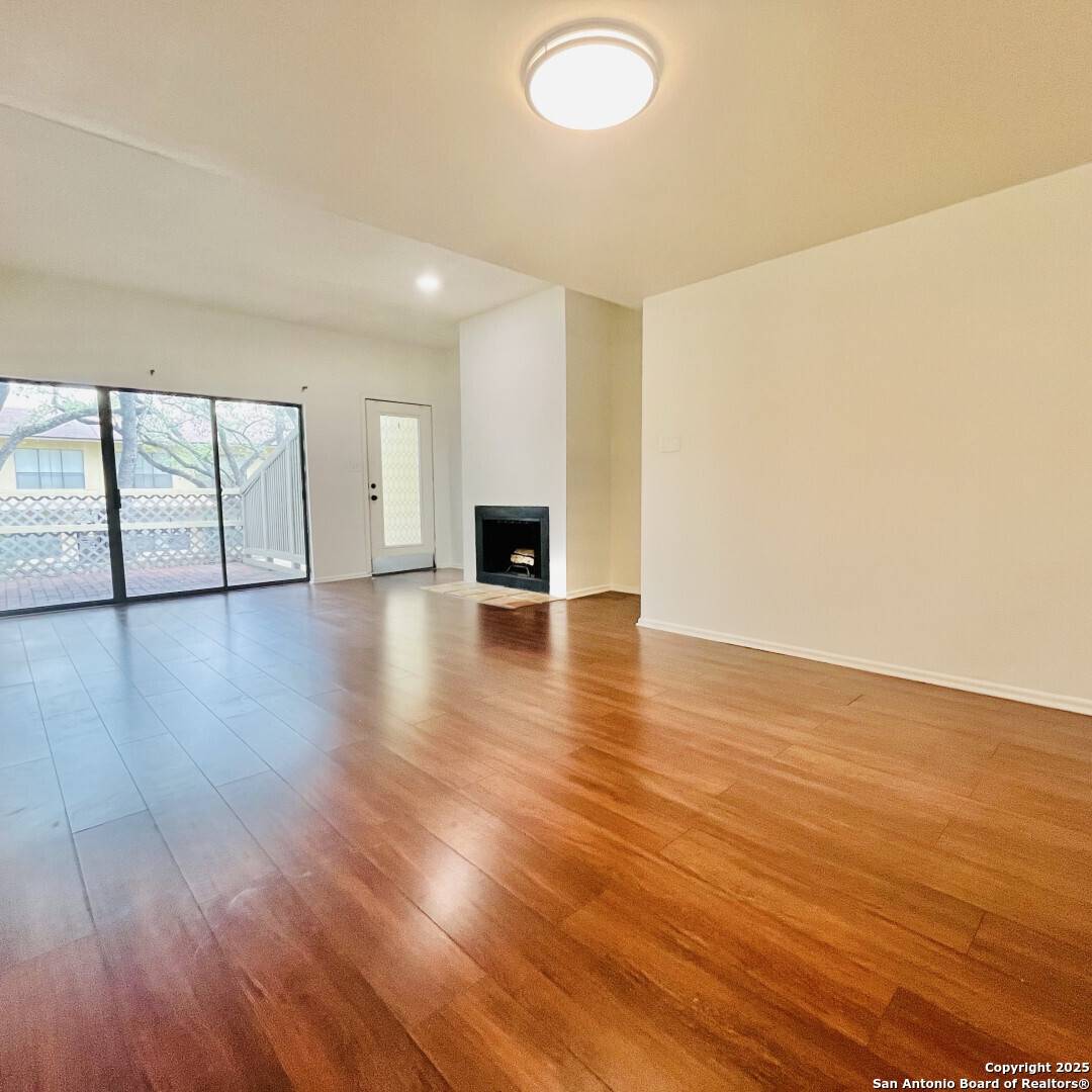 San Antonio, TX 78240,8642 Fredericksburg UNIT 204