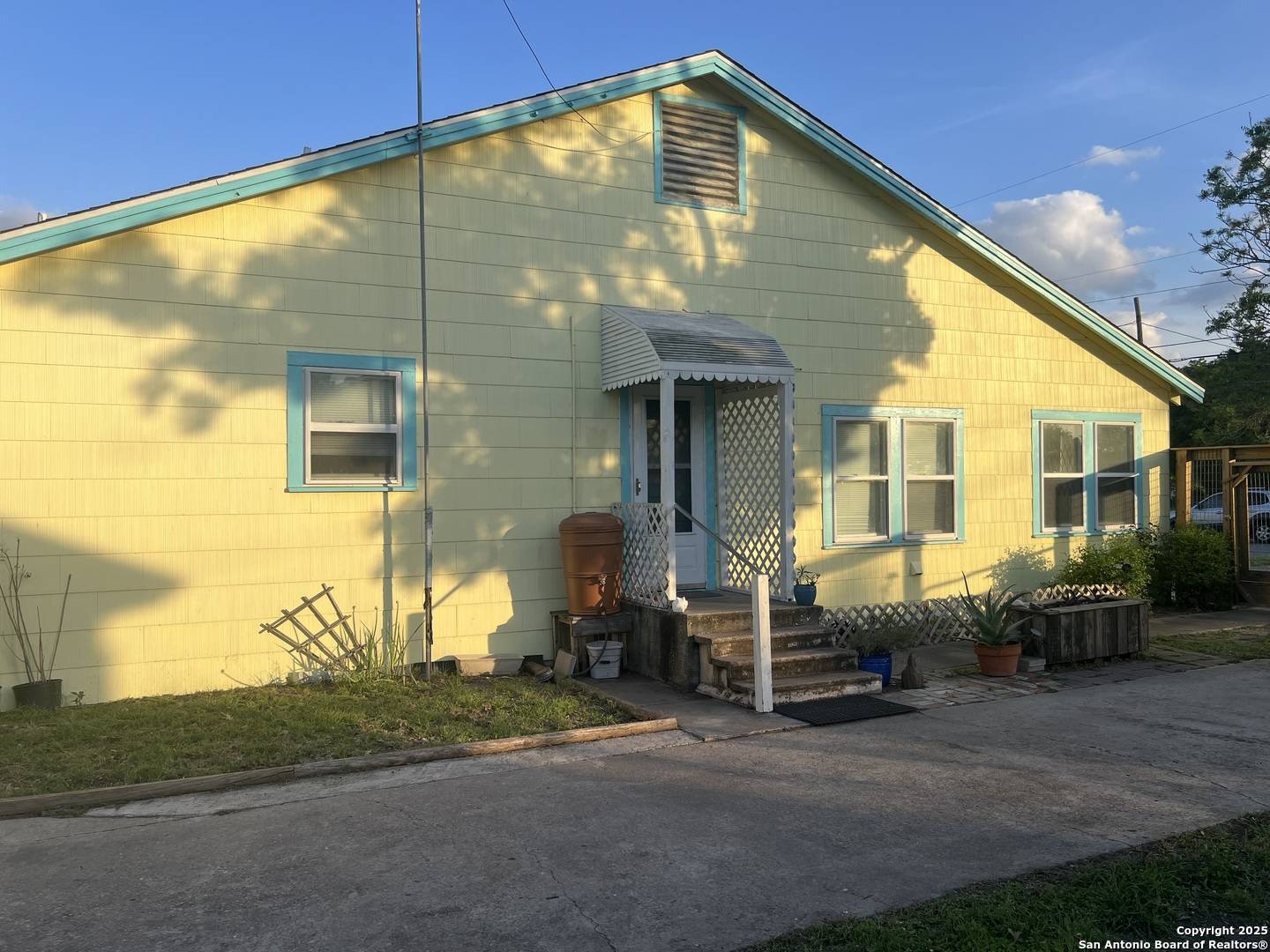 Karnes City, TX 78118,615 Main Ave