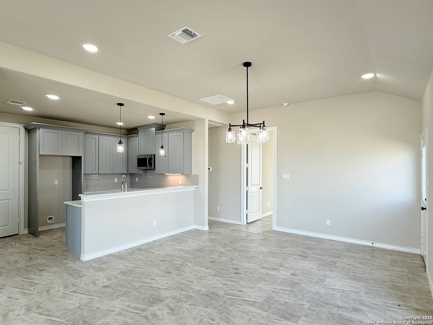 La Vernia, TX 78121,136 Camino Verde Ct