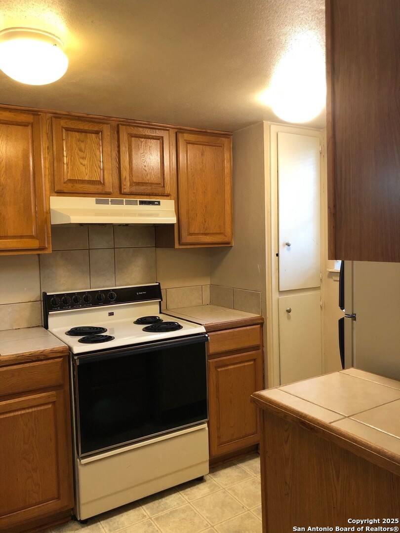 San Antonio, TX 78213,1022 Fabulous UNIT B