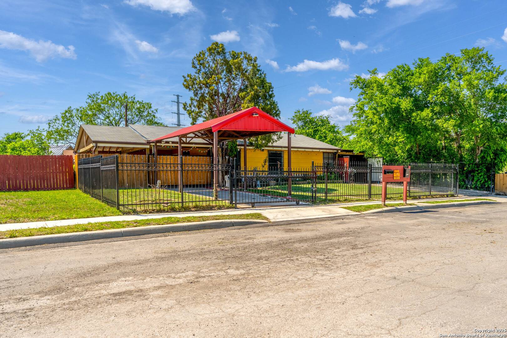 San Antonio, TX 78227,1919 Hackamore