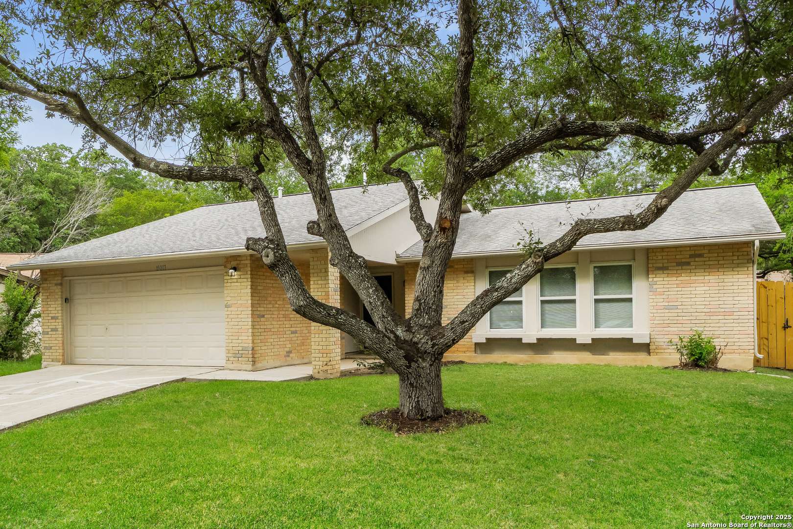 San Antonio, TX 78217,15007 Old Creek