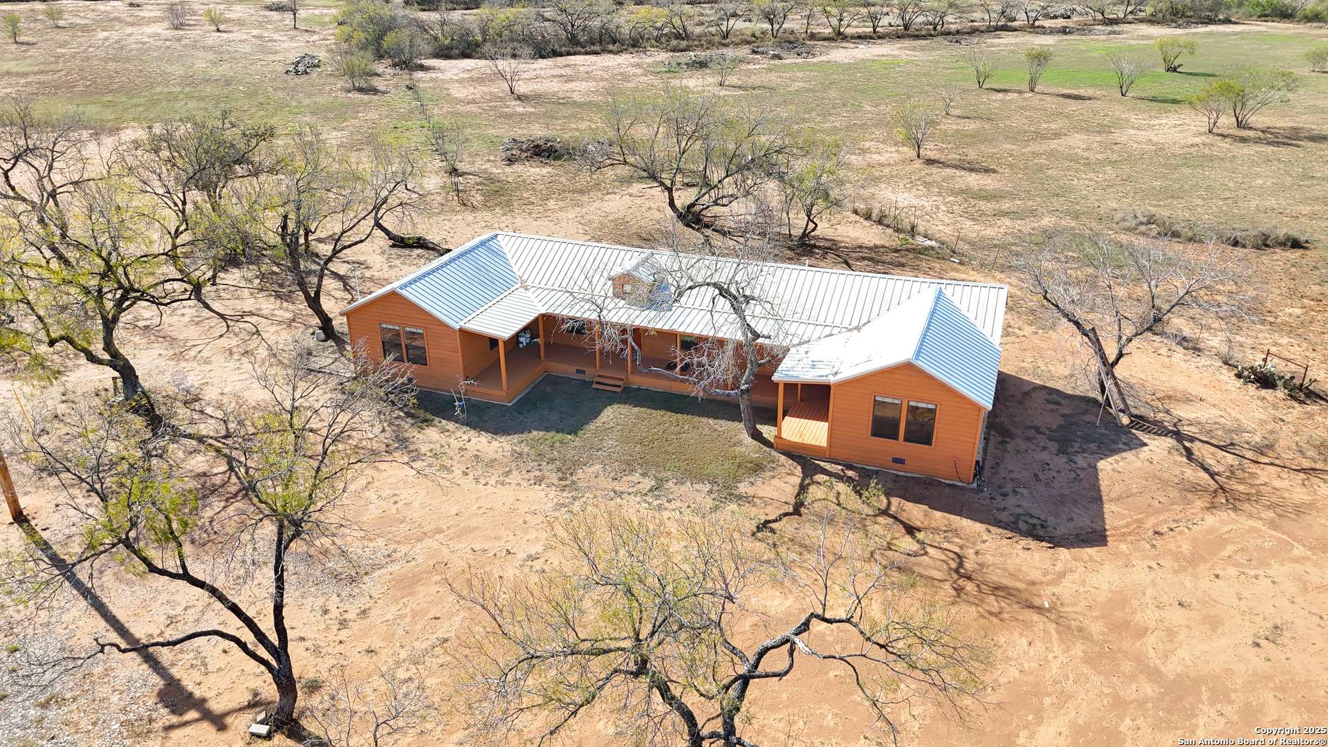 Jourdanton, TX 78026,4905 Cr 307