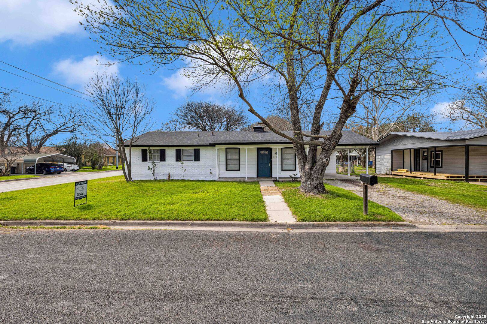 Seguin, TX 78155,2204 Louise St