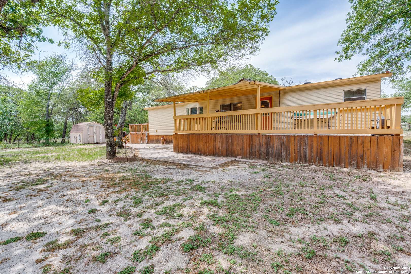 La Vernia, TX 78121,318 Hickory Run