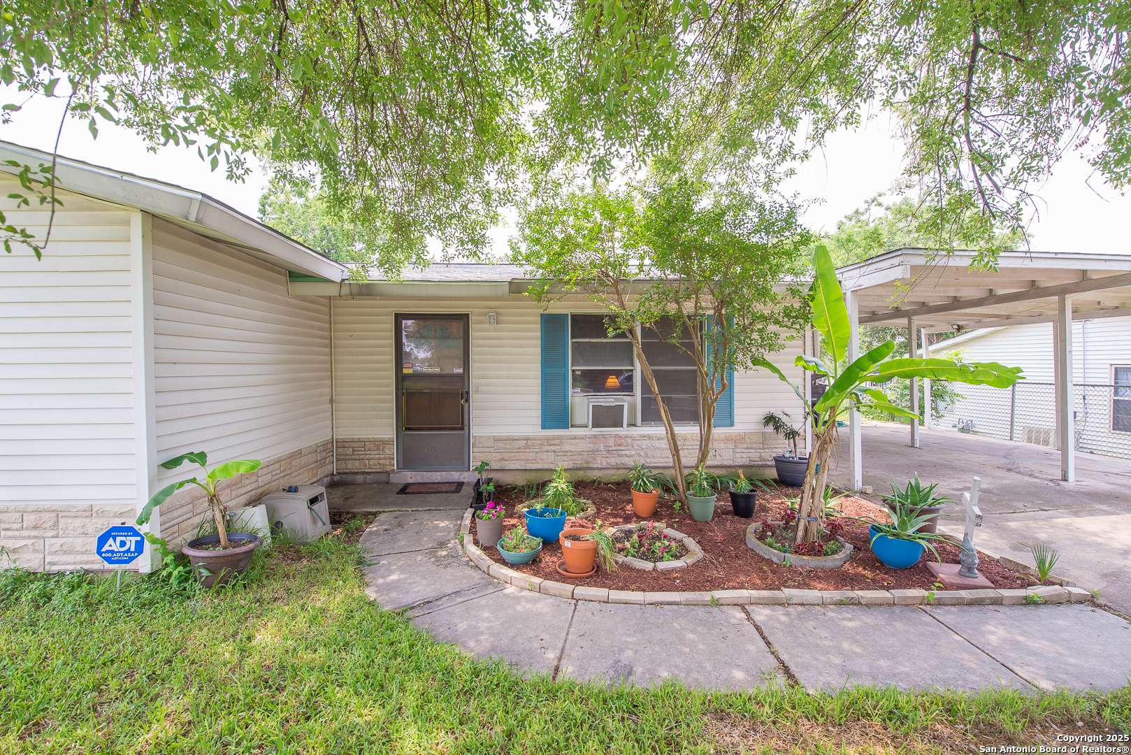 San Antonio, TX 78227,406 Demya