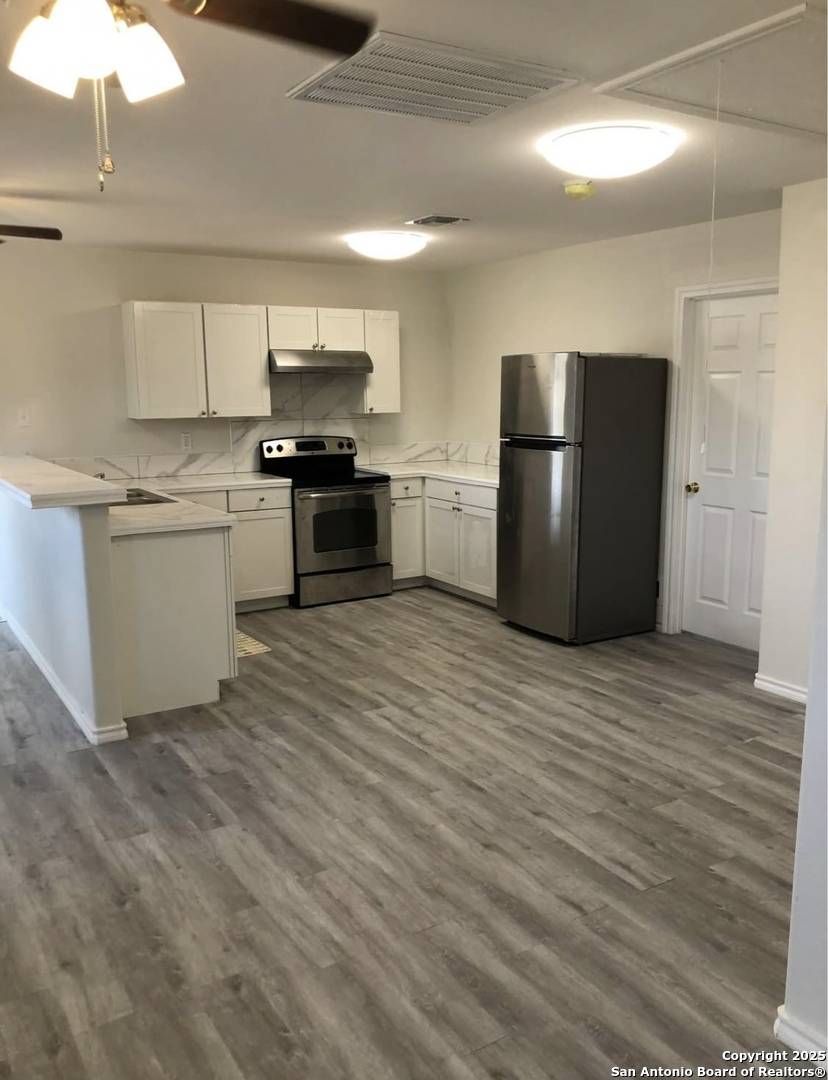 Jourdanton, TX 78026,2201 cantrell