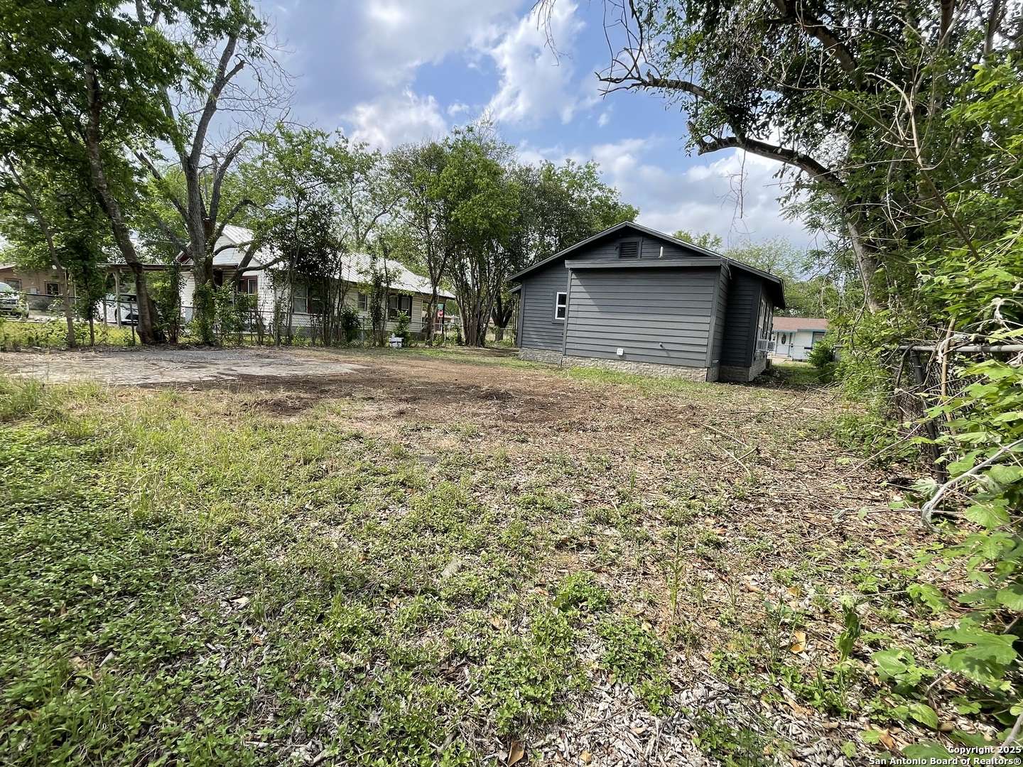 Seguin, TX 78155,715 Mitchell