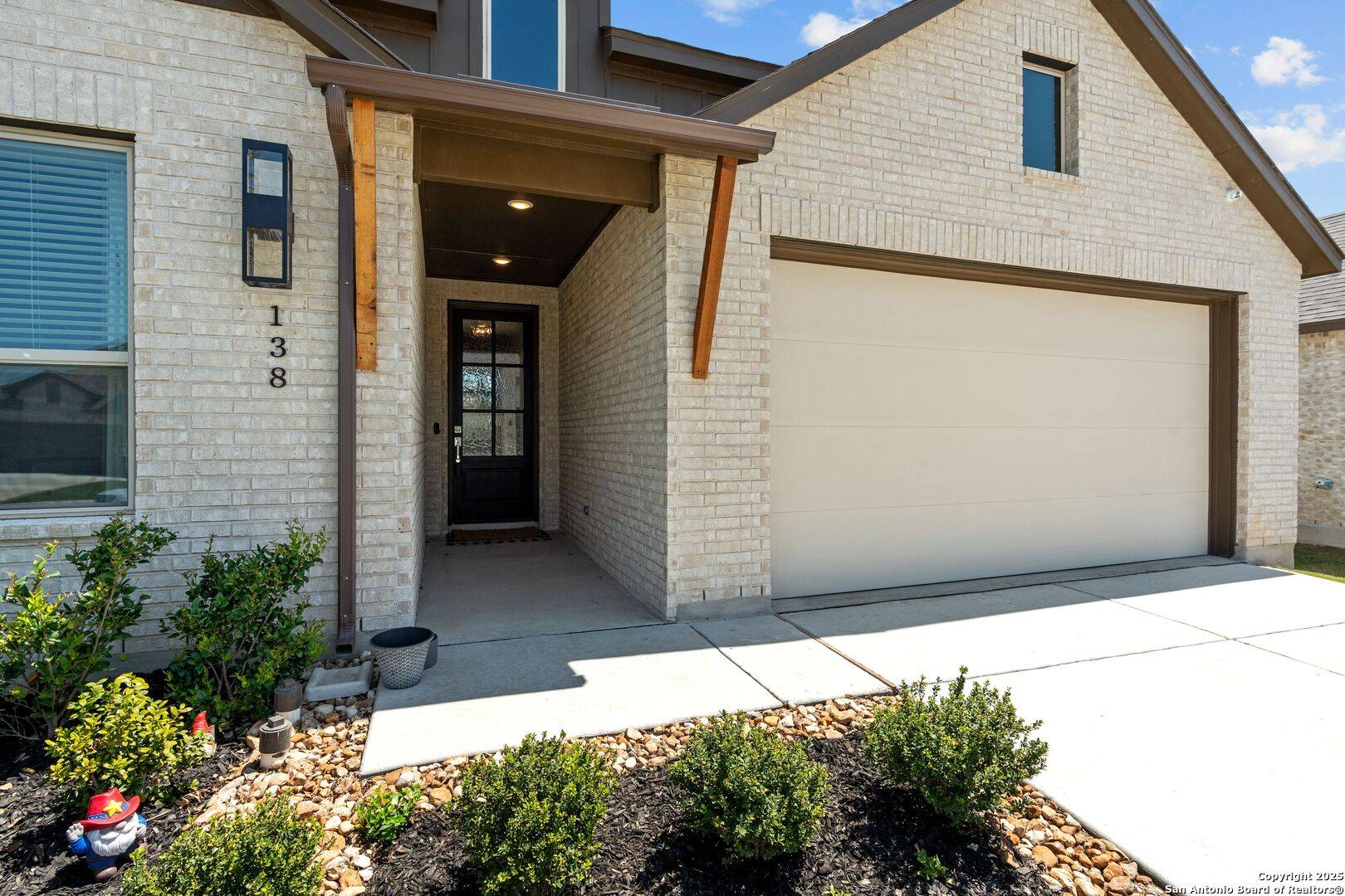 Castroville, TX 78009,138 Red Oak