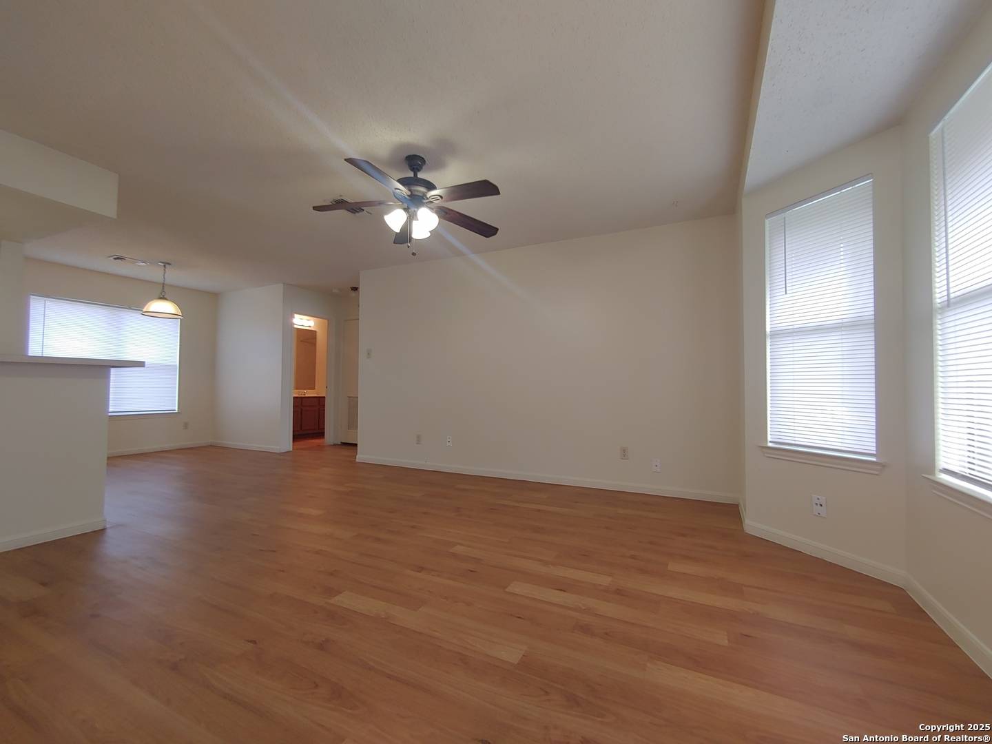 San Antonio, TX 78218,4102 Kings Arms UNIT 1