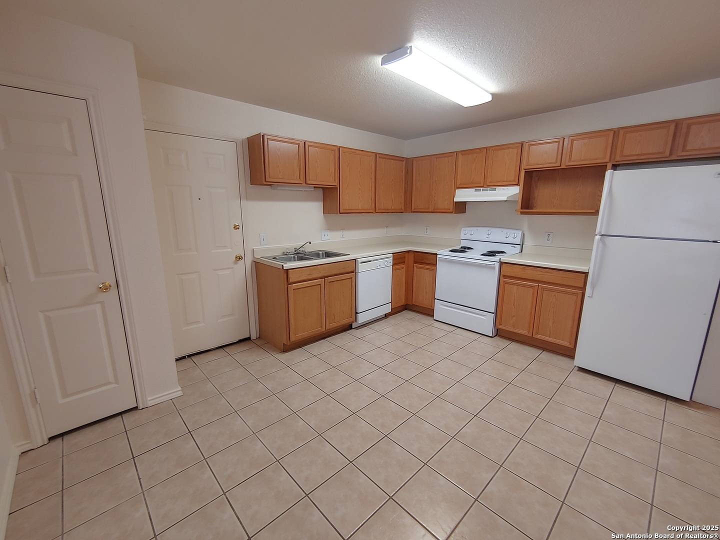 San Antonio, TX 78247,3846 Maverick Creek