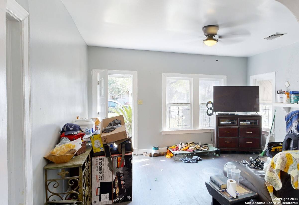 San Antonio, TX 78210,615 Avant Ave