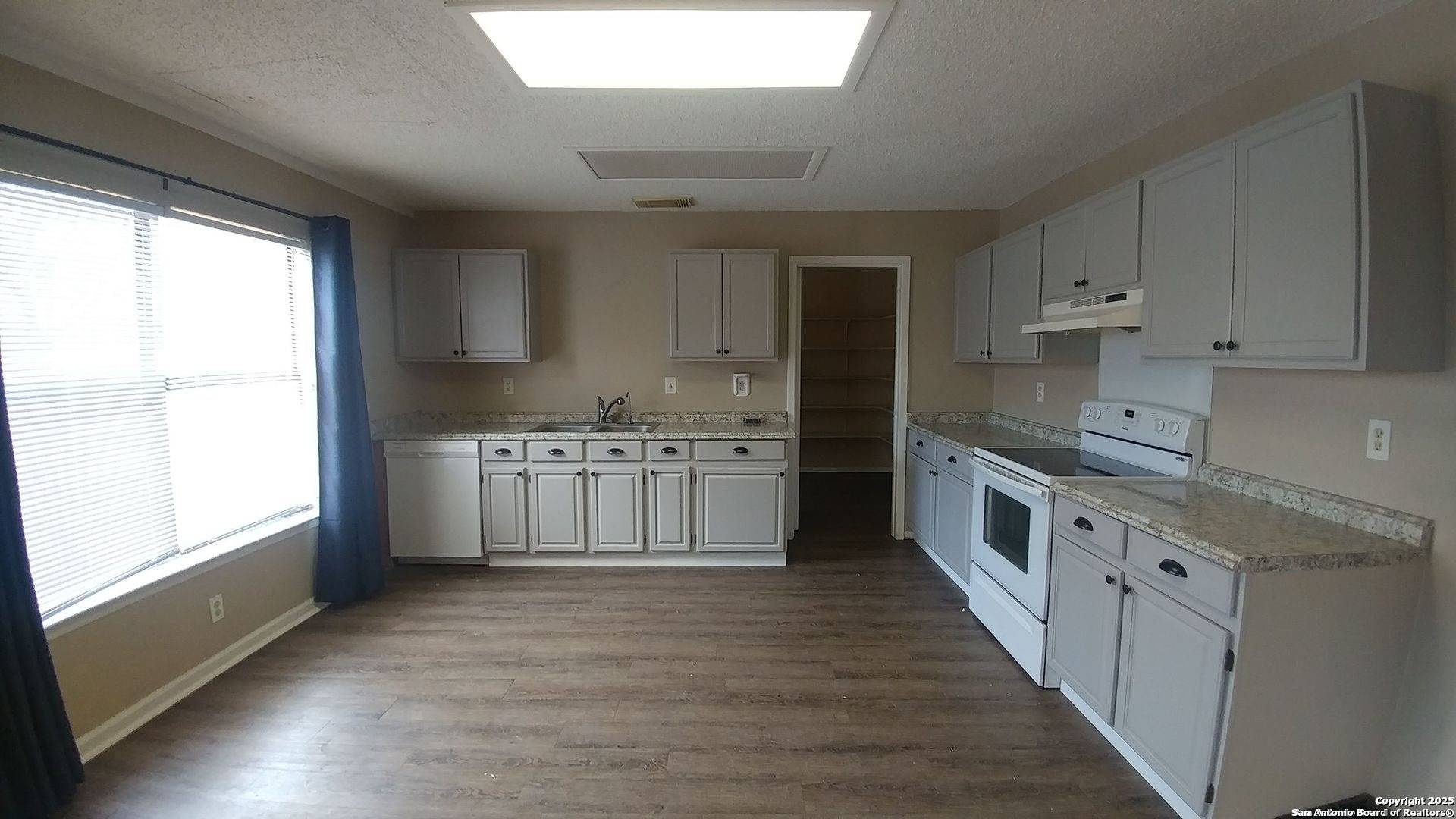 Converse, TX 78109,719 Meadow Forge