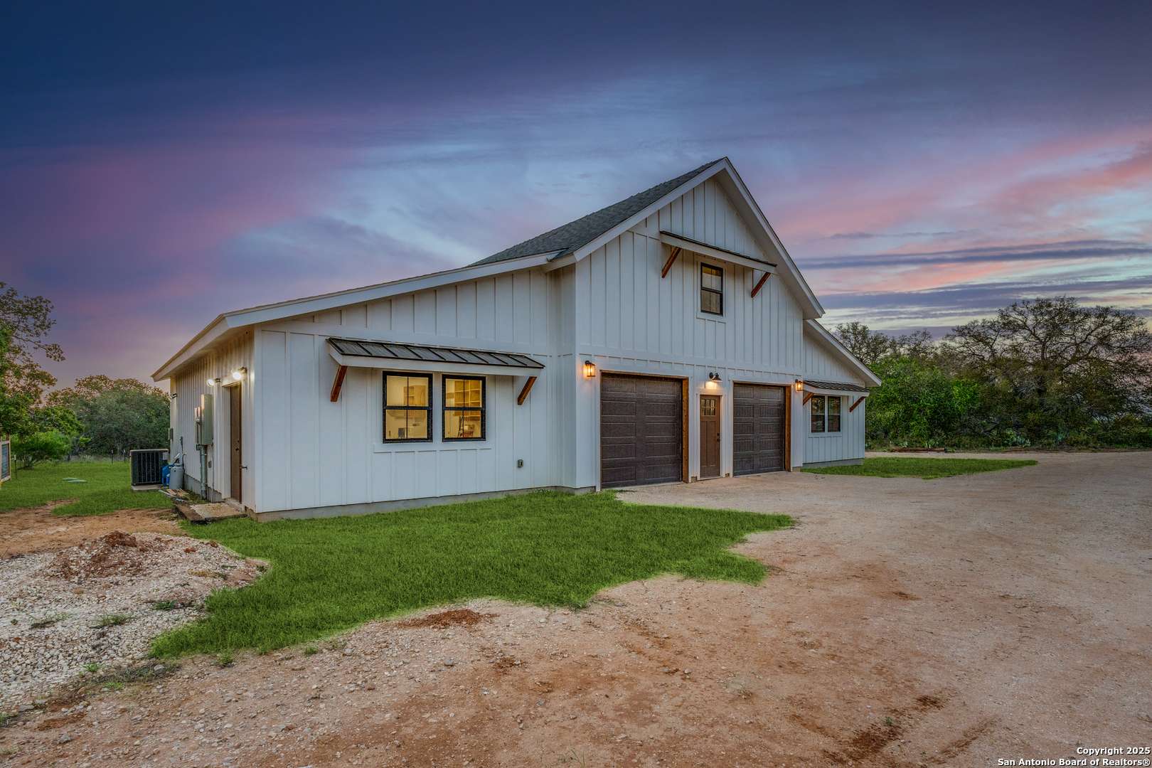 Floresville, TX 78114,841 Postert
