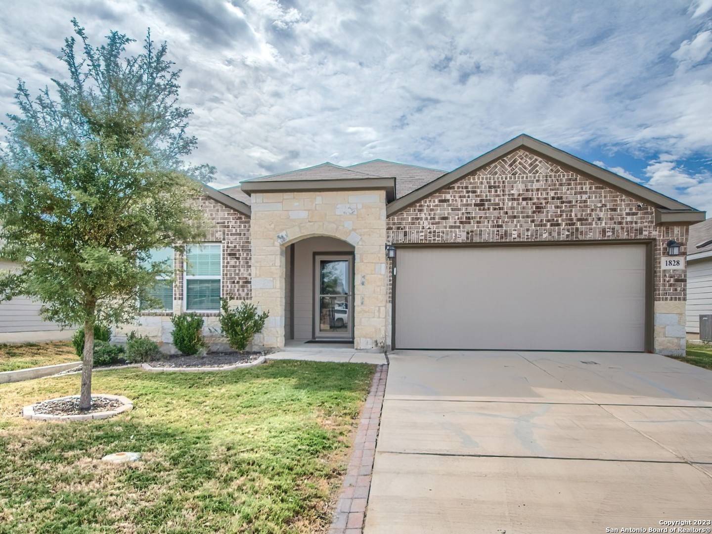 New Braunfels, TX 78130,1828 heather glen