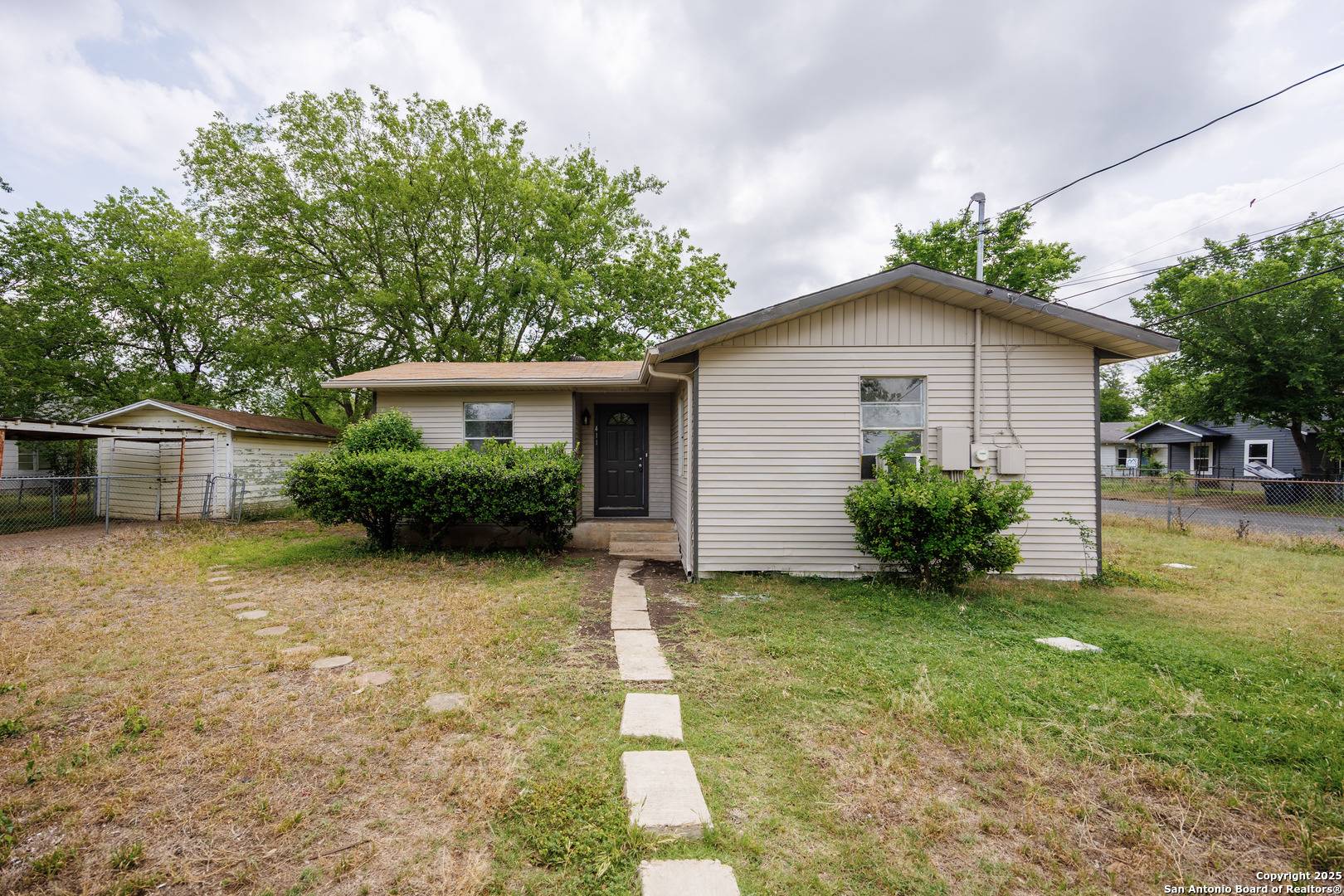 Seguin, TX 78155,411 Legette