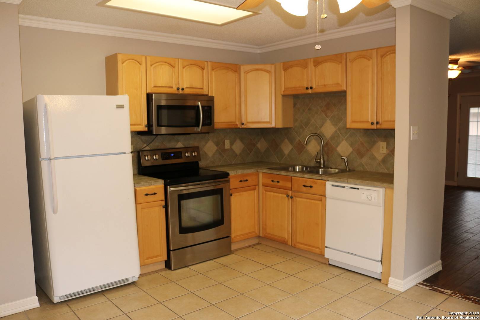 San Antonio, TX 78247,4879 Camas