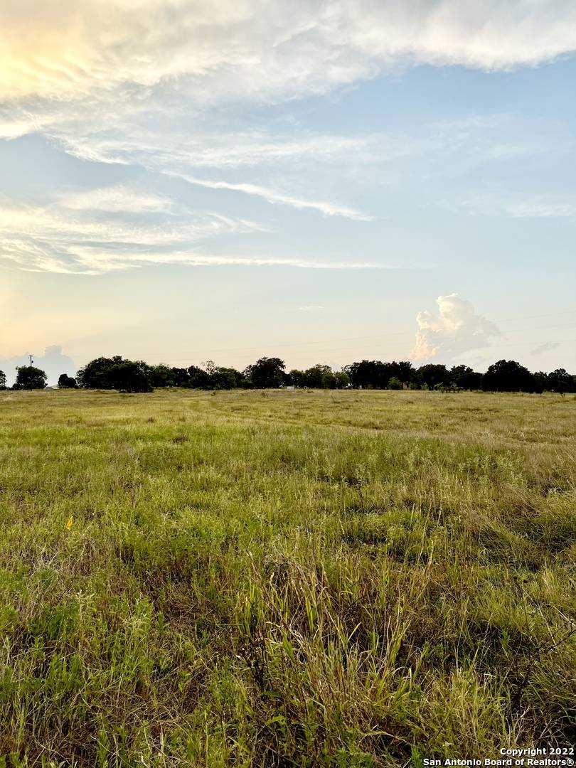 La Vernia, TX 78121,772 CR 339