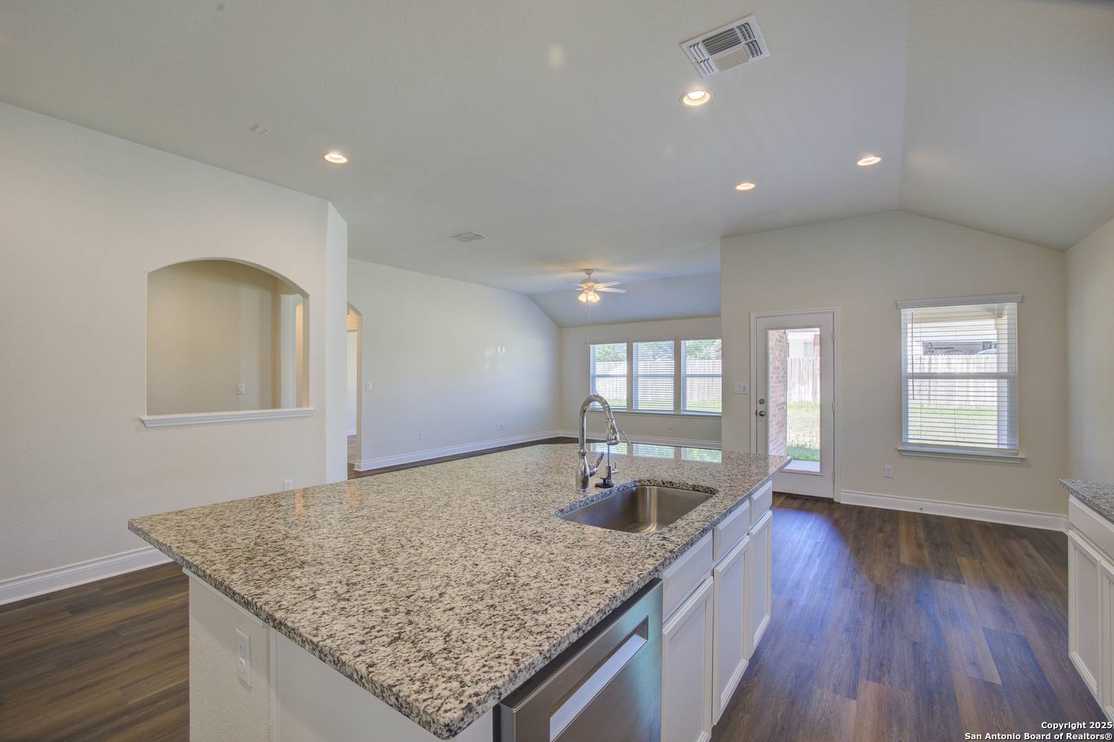 New Braunfels, TX 78132,485 Rosemellow