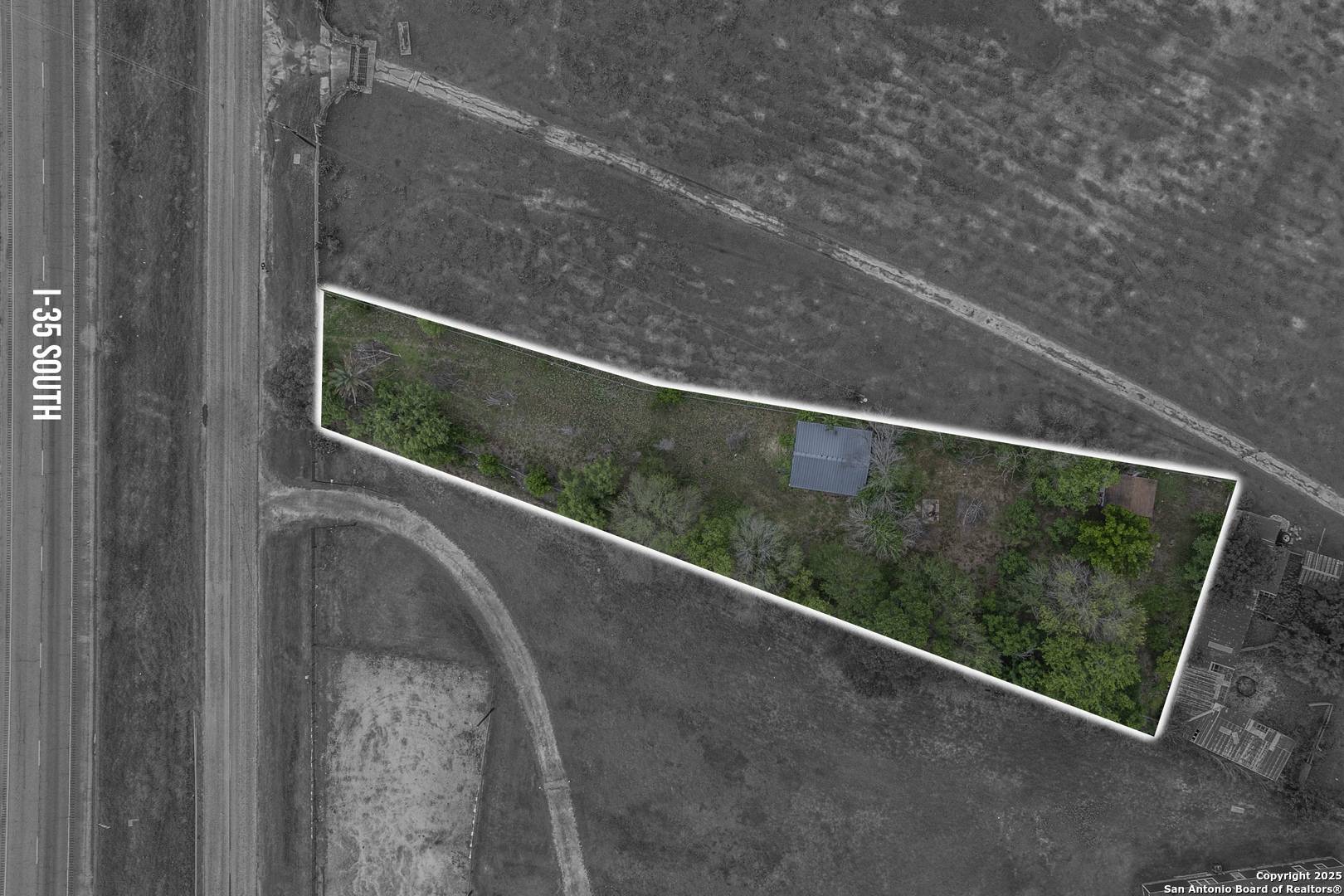 Atascosa, TX 78002,15896 Interstate 35 S.
