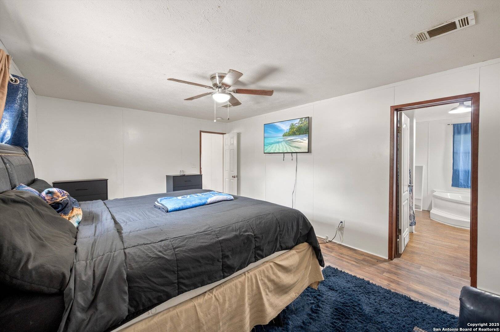 Natalia, TX 78059,157 County Road 6816
