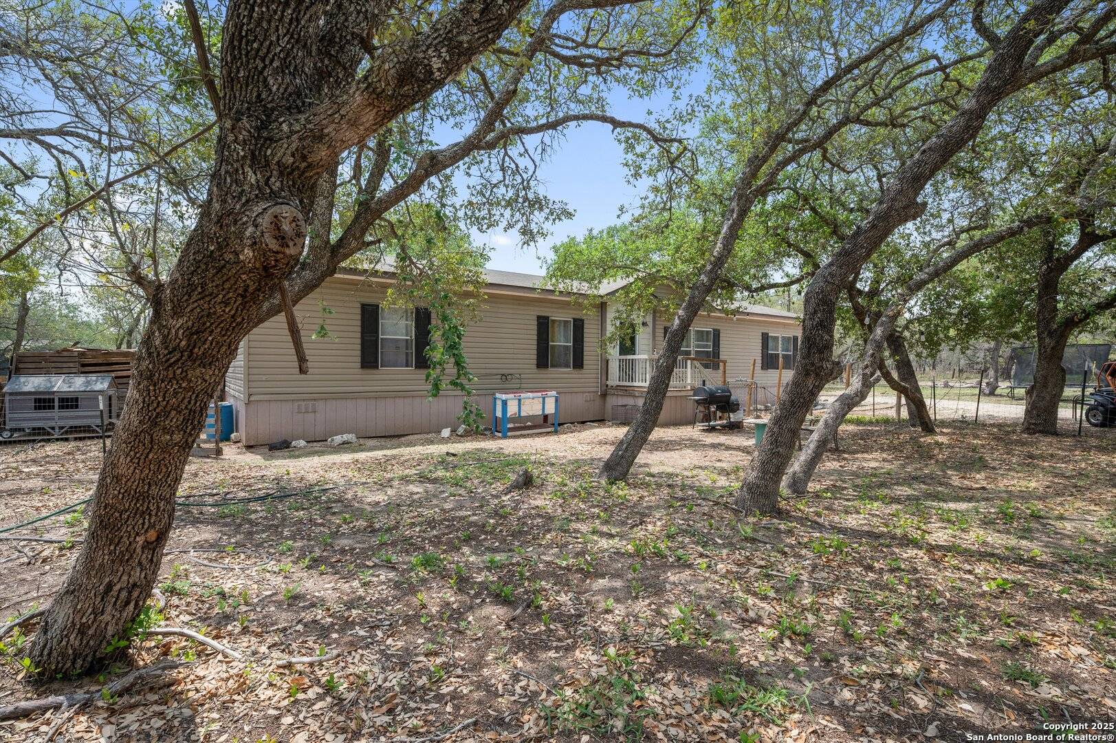 Natalia, TX 78059,157 County Road 6816