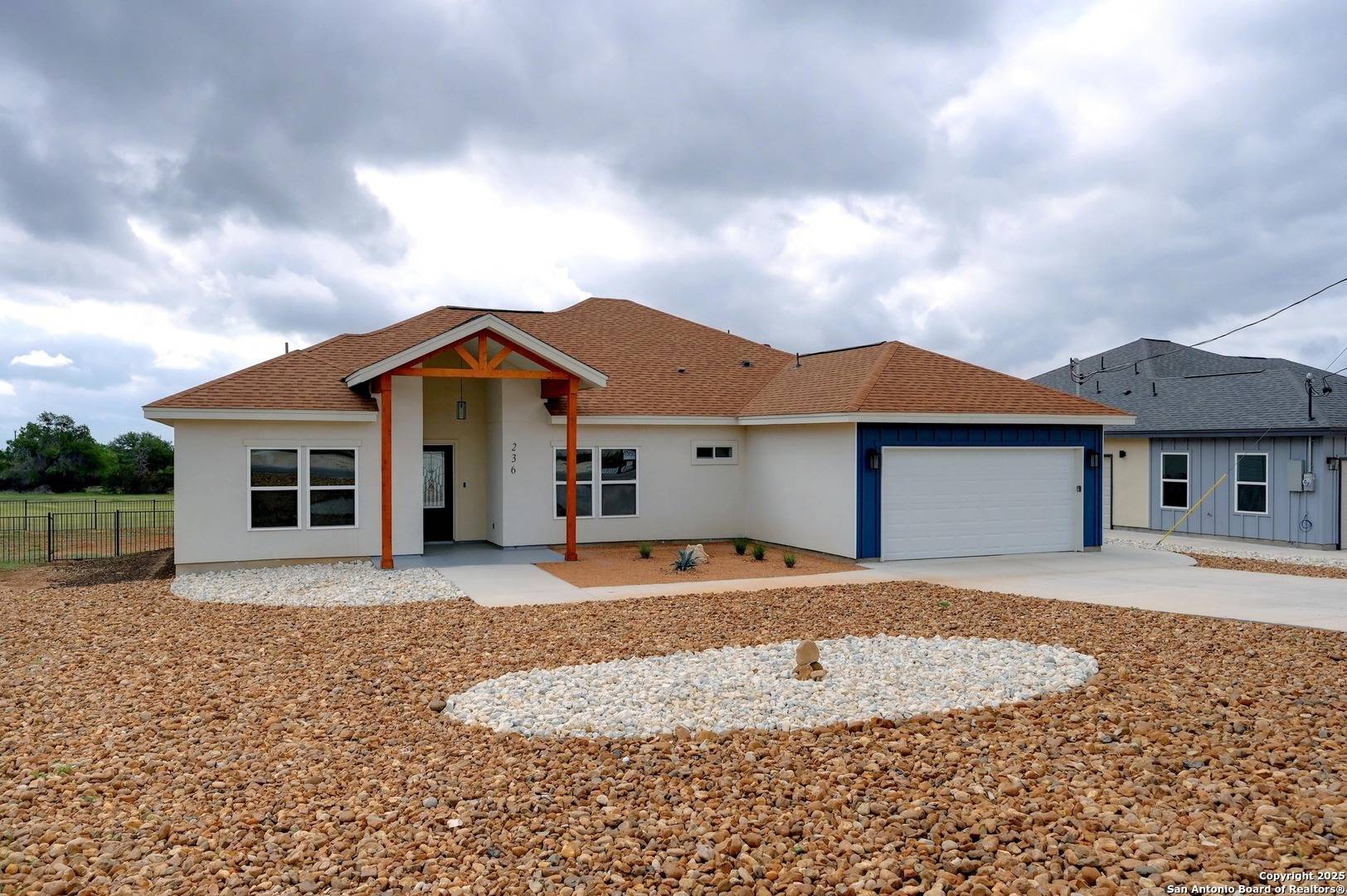 Blanco, TX 78606,236 Peter Kleid Loop