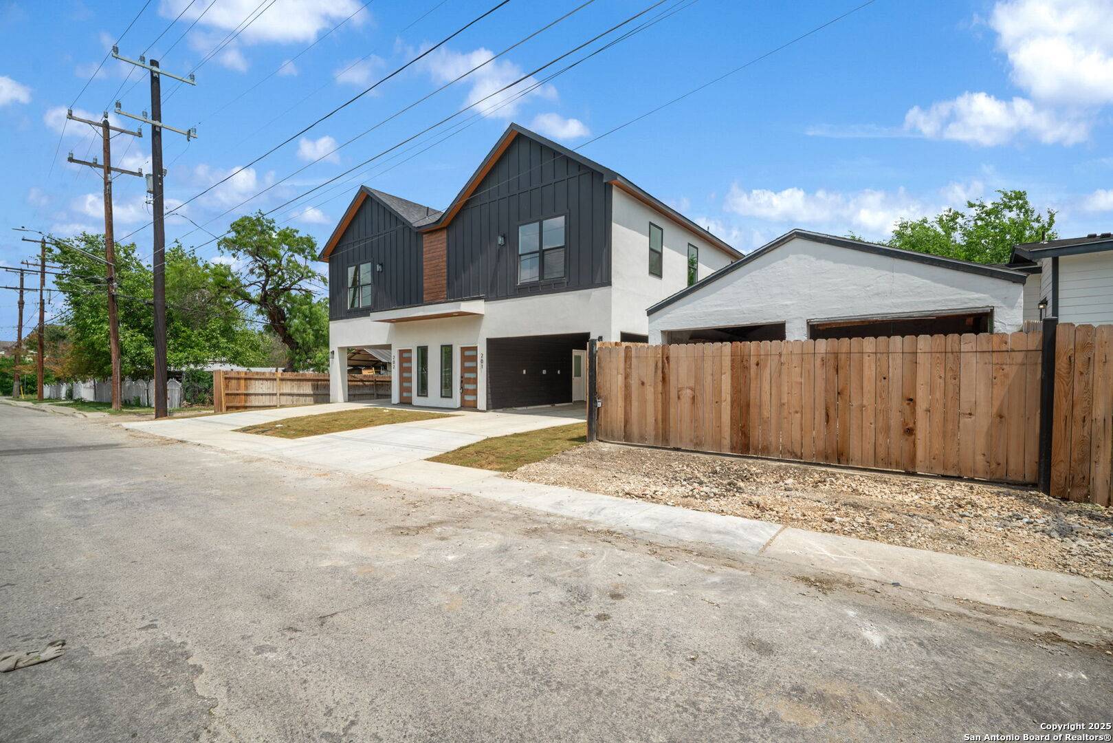 San Antonio, TX 78201,247 Princeton Ave Units 201 & 202