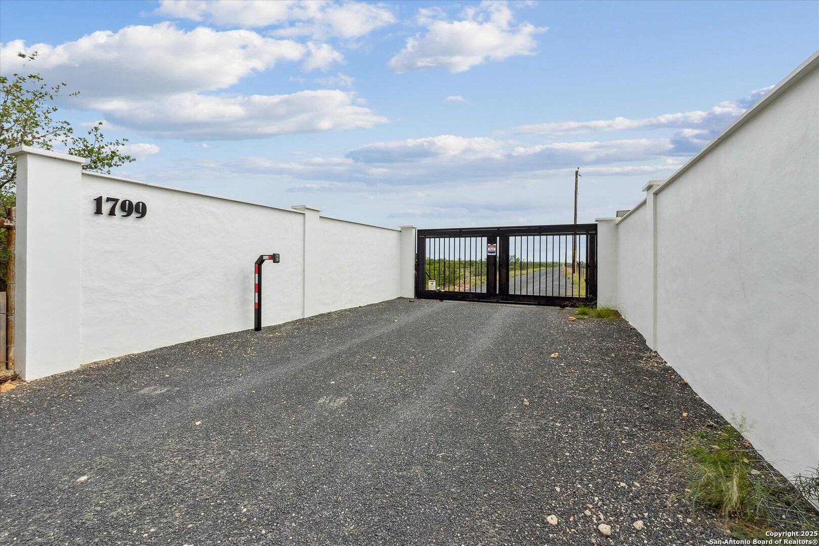Devine, TX 78016-4492,1799 County Road 651