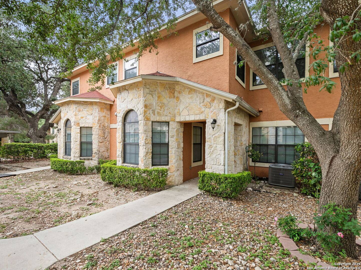 San Antonio, TX 78240,6160 Eckhert UNIT APT 6