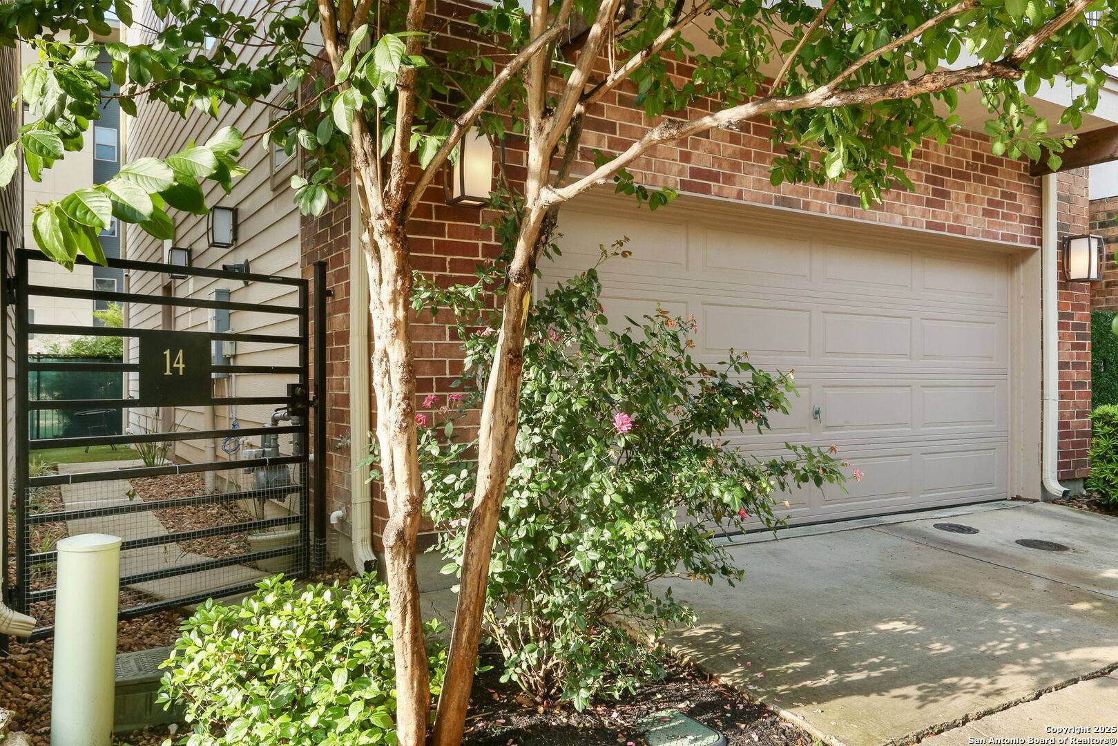 San Antonio, TX 78209,3831 Harry Wurzbach
