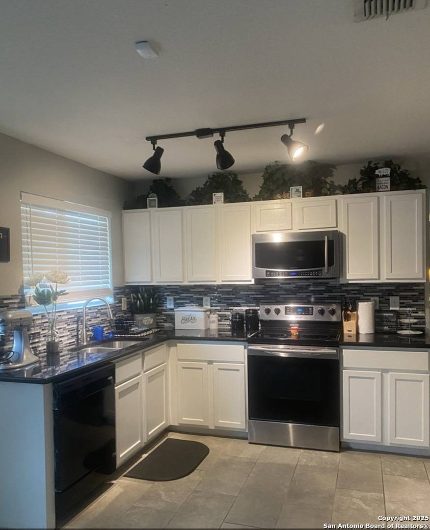 Cibolo, TX 78108,225 Willow Crest