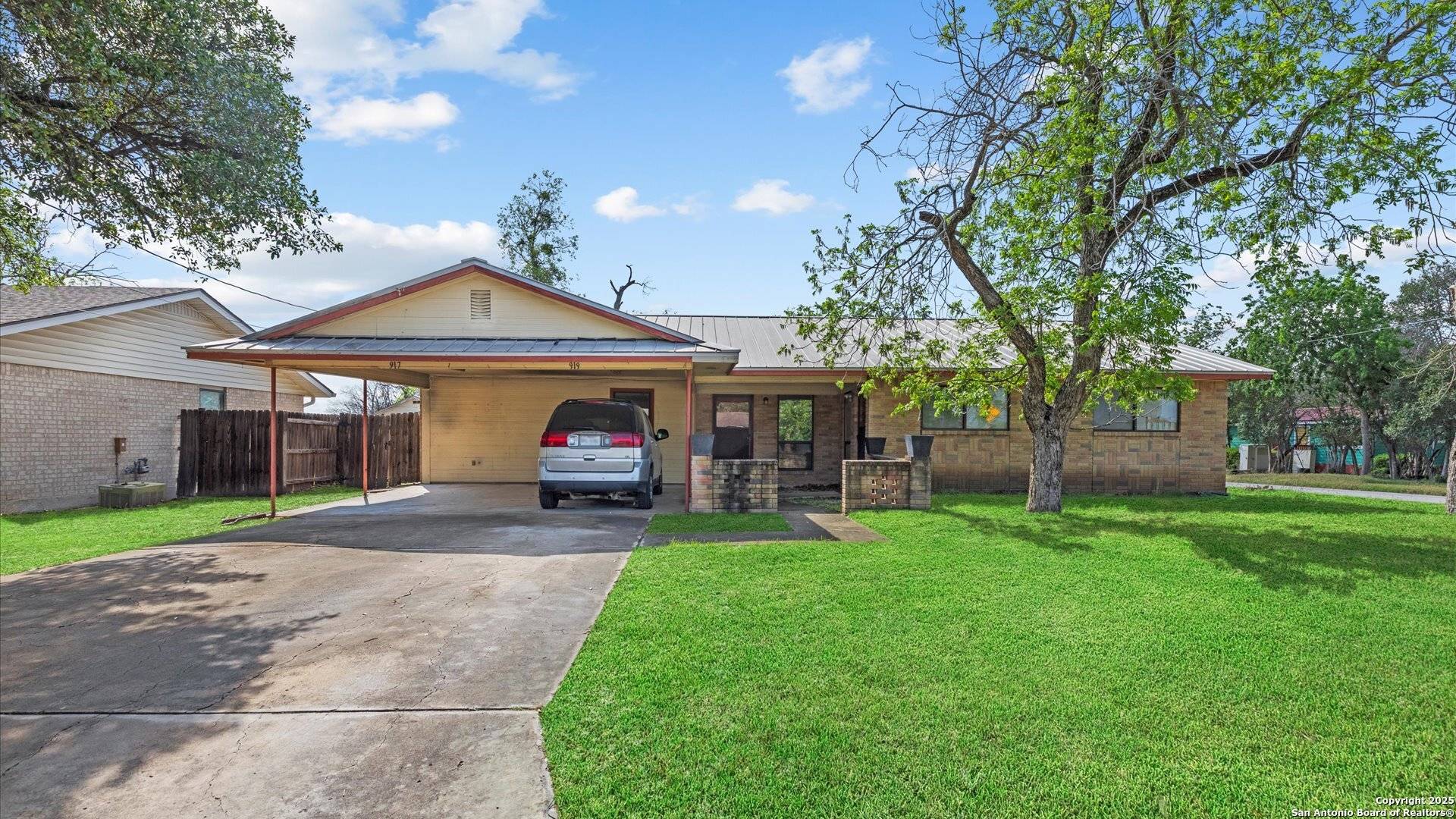 New Braunfels, TX 78130,917-919 McGar