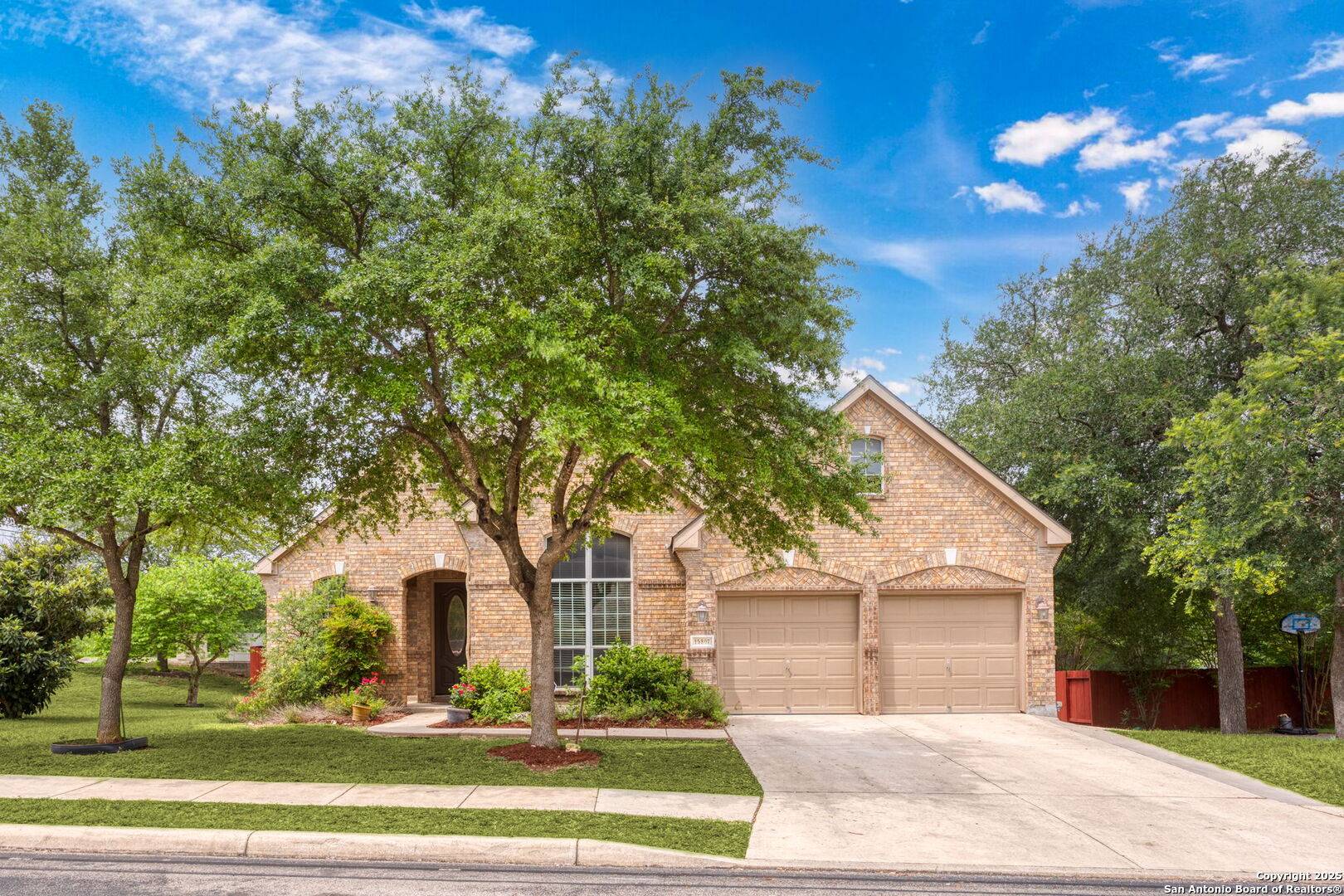 Helotes, TX 78023,15807 Socorro