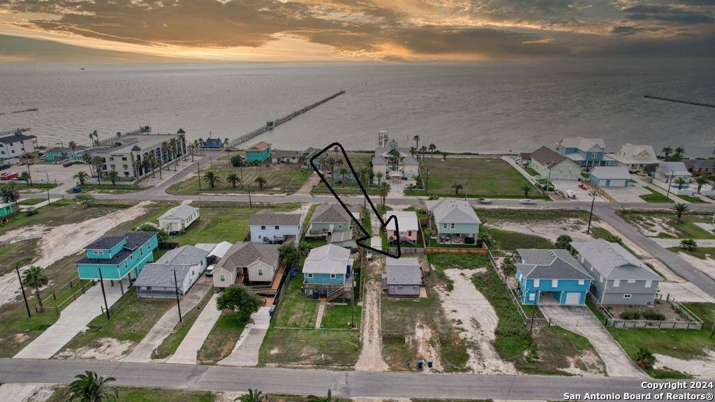 Rockport, TX 78382,820 magnolia